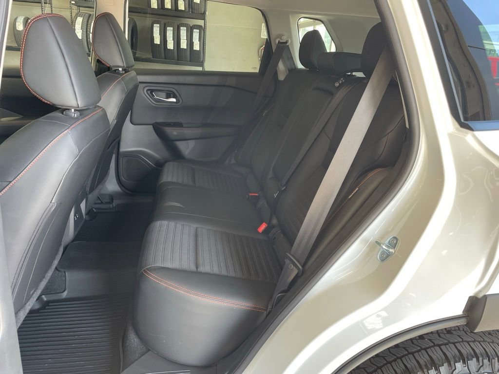 Certified 2025 Nissan Rogue SV image 17