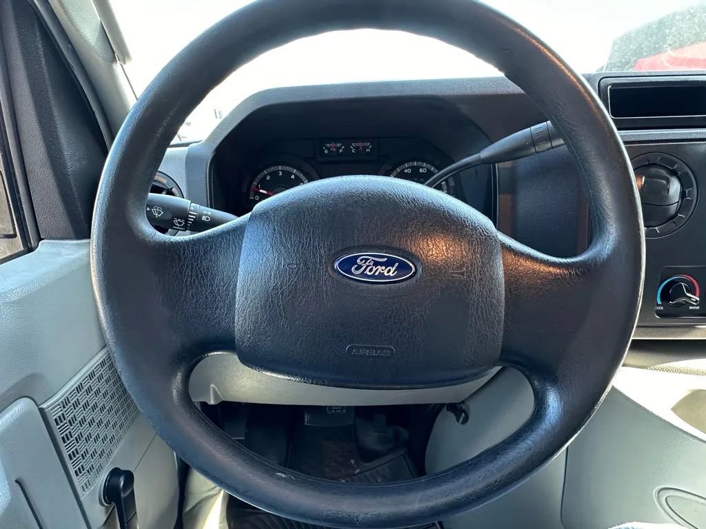 Used 2016 Ford E-350 and Econoline 350 Super Duty image 16