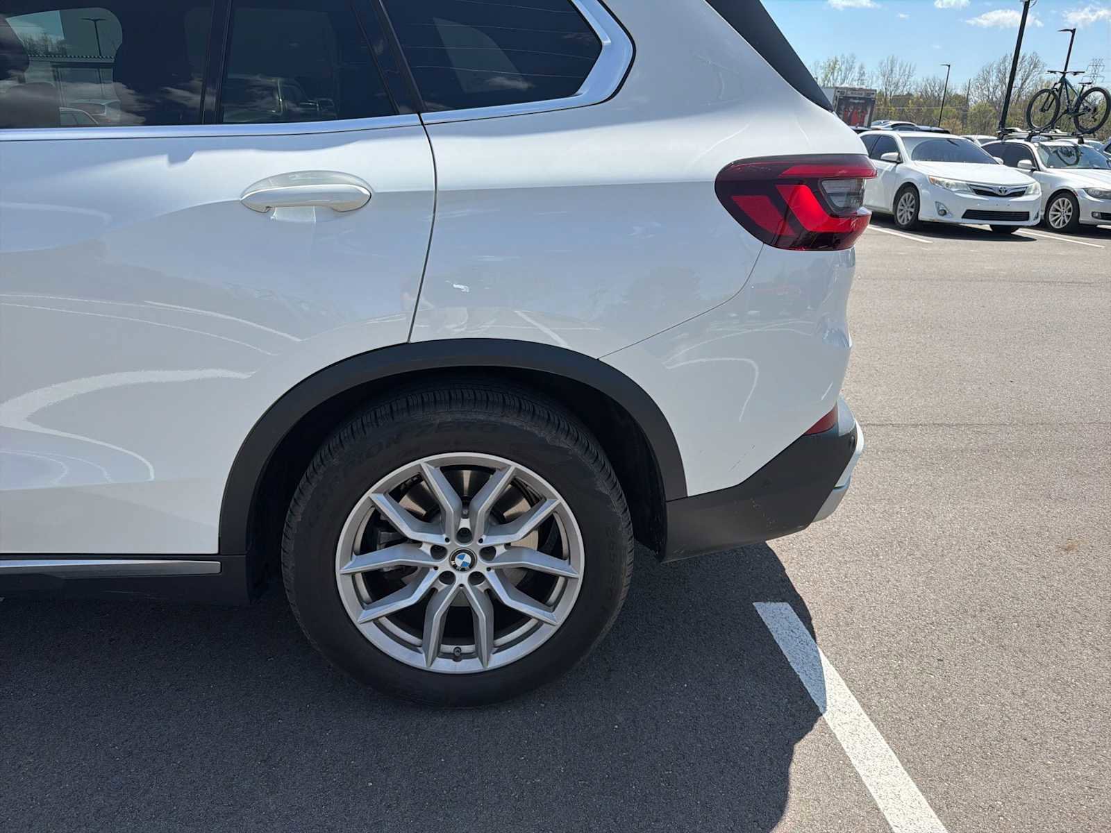 Used 2022 BMW X5 sDrive40i w/ Parking Assistance Package RWD image 4