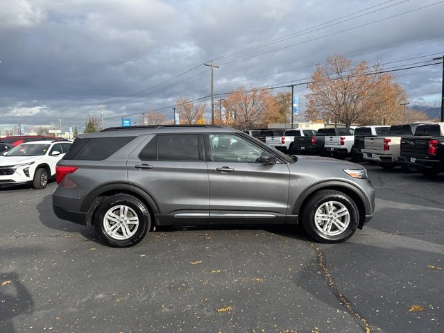 Used 2022 Ford Explorer XLT w/ Equipment Group 202A image 8