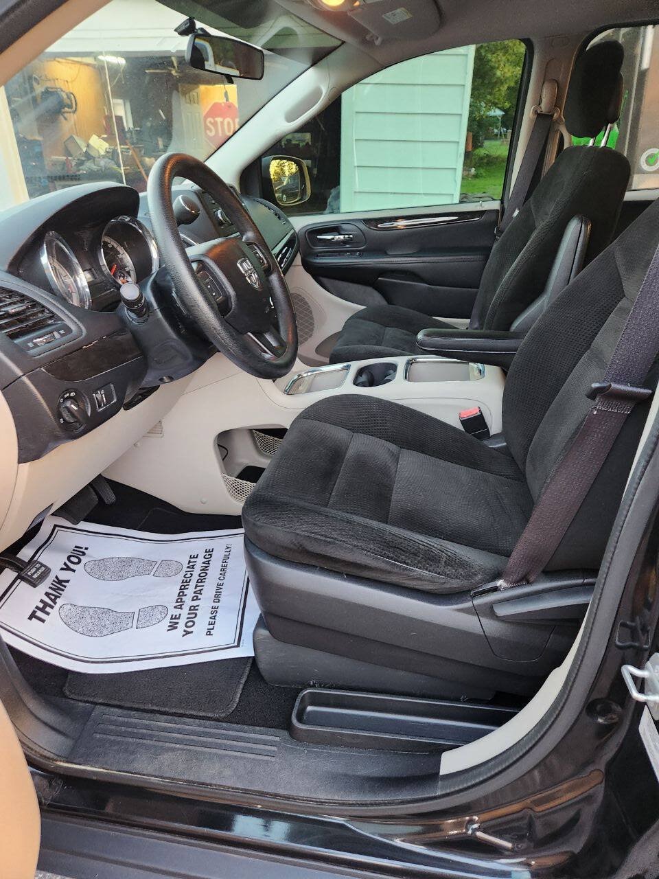 Used 2016 Dodge Grand Caravan SXT FWD image 14