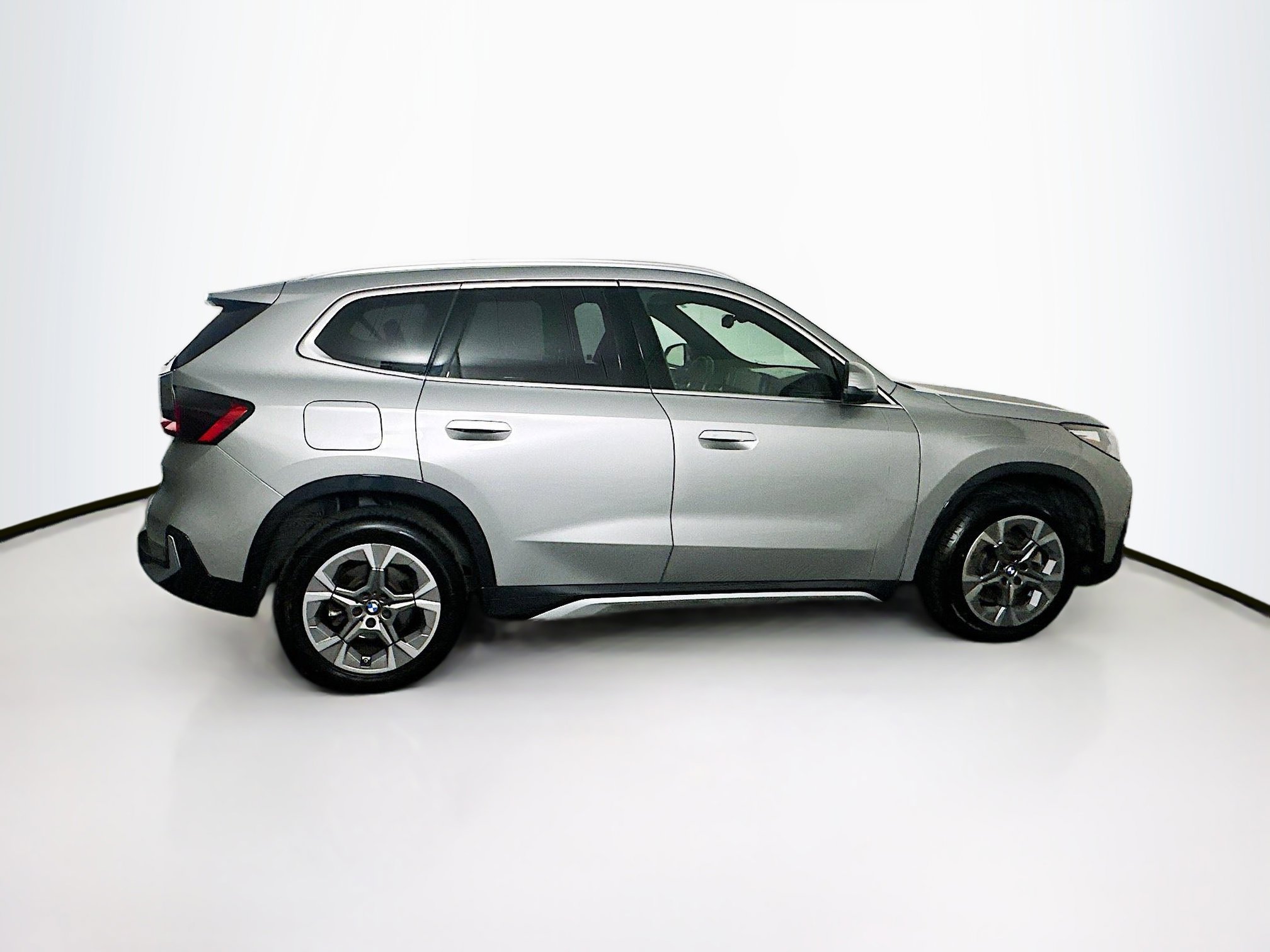 Used 2025 BMW X1 xDrive28i image 10