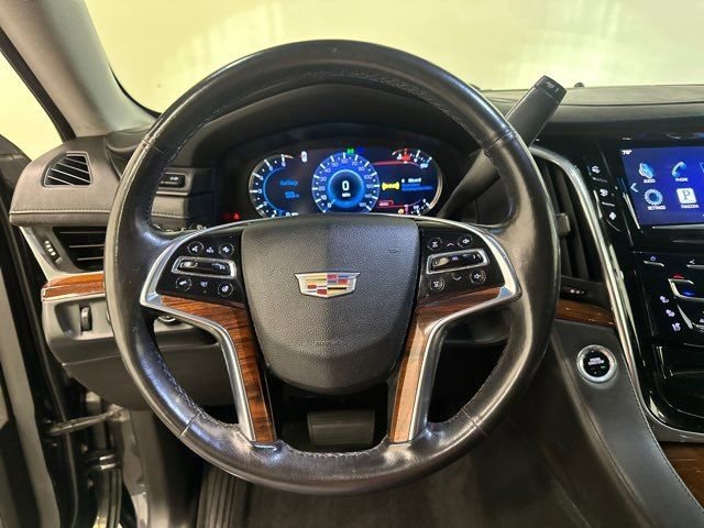 Used 2016 Cadillac Escalade Luxury image 18