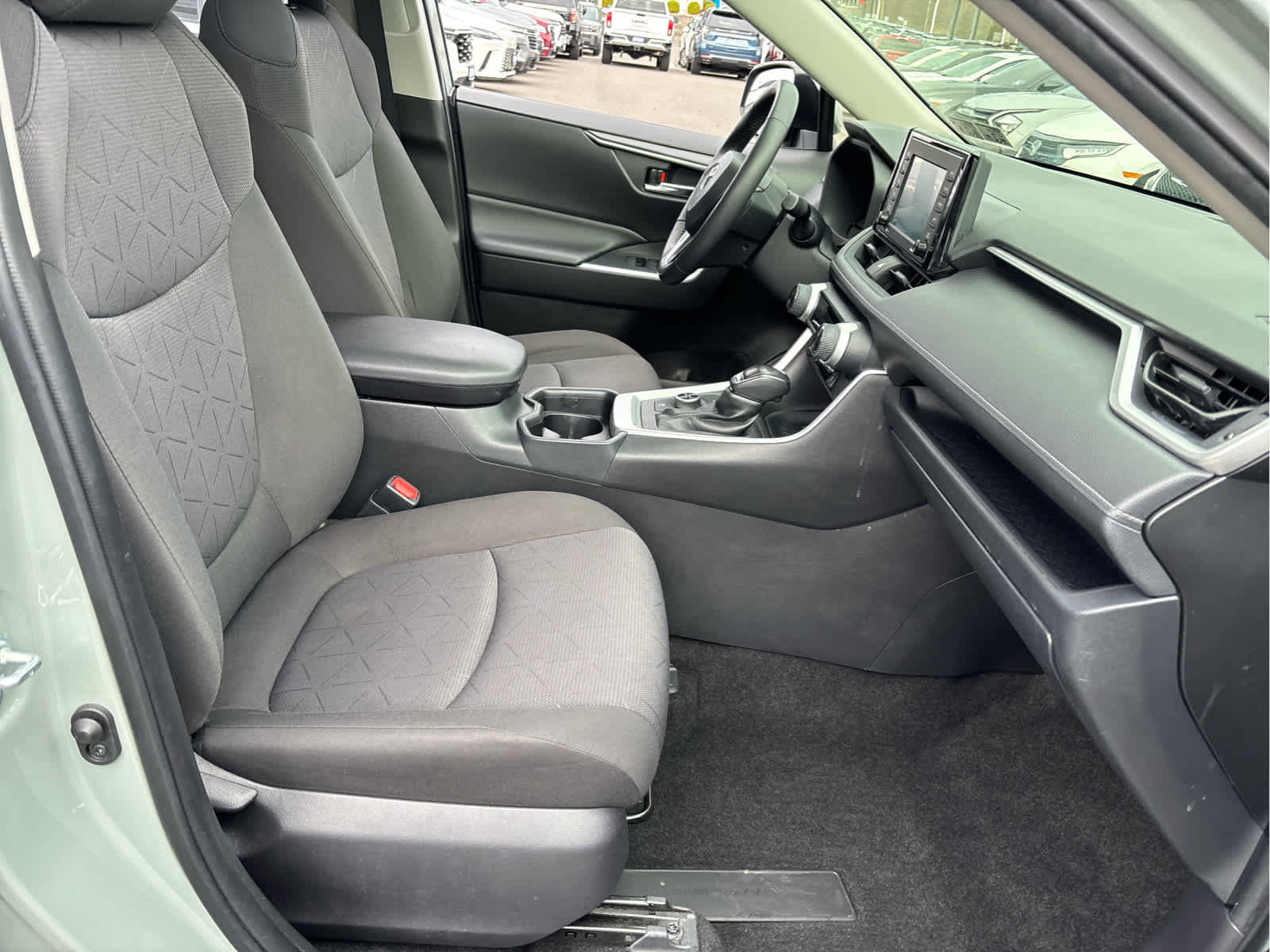 Used 2021 Toyota RAV4 XLE w/ Convenience Package image 26