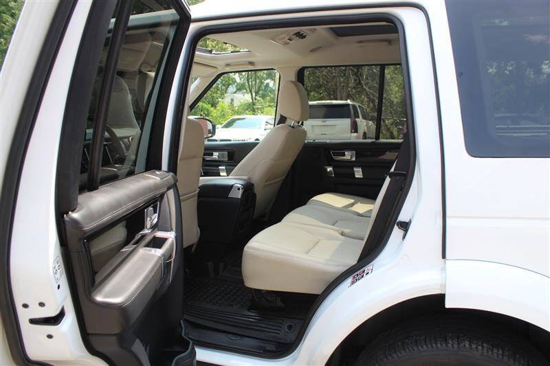 Used 2015 Land Rover LR4 HSE LUX AWD/4WD image 22