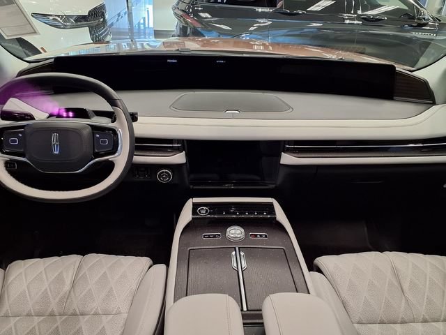 New 2025 Lincoln Navigator L Black Label w/ Black Label Special Edition AWD/4WD image 9