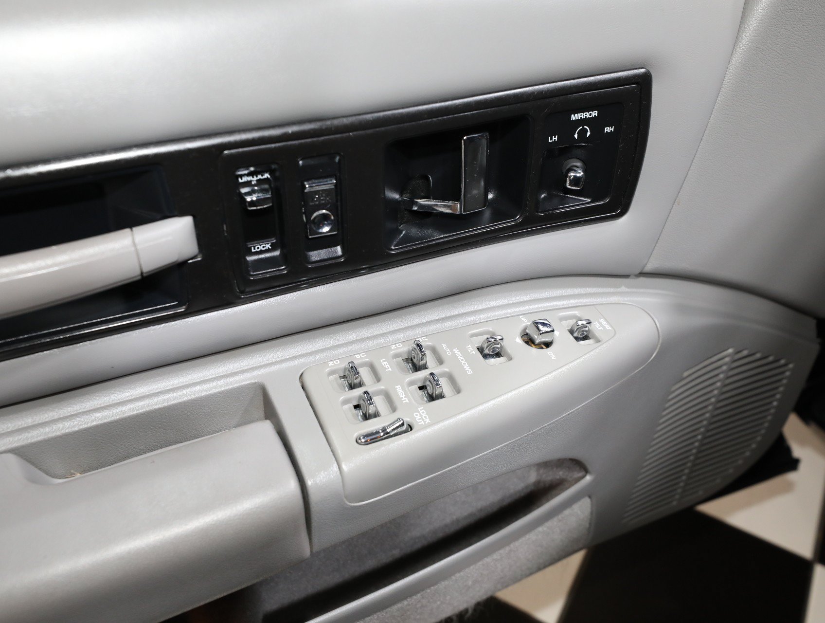 Used 1996 Chevrolet Impala SS RWD image 48