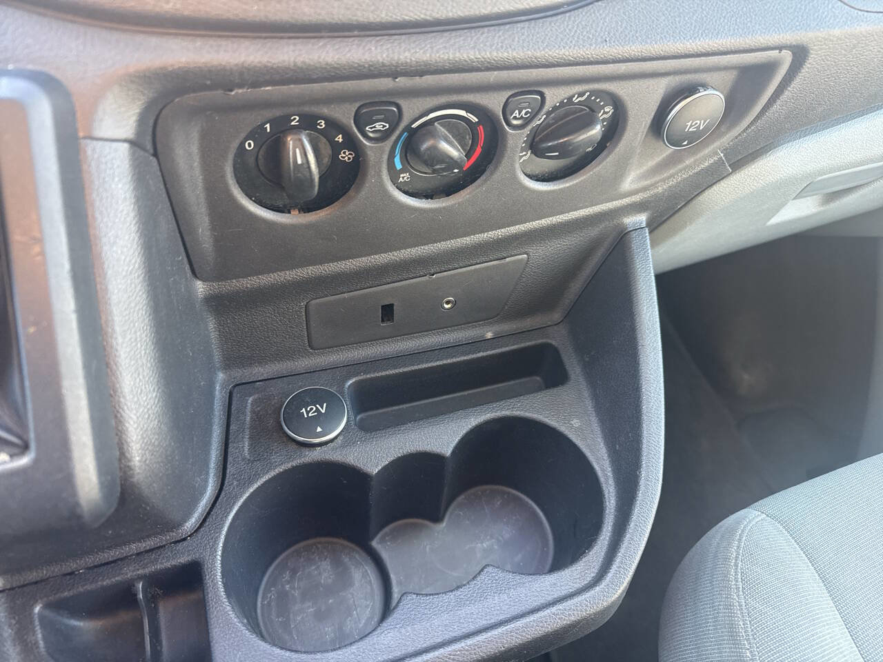 Used 2015 Ford Transit 350 XLT image 38