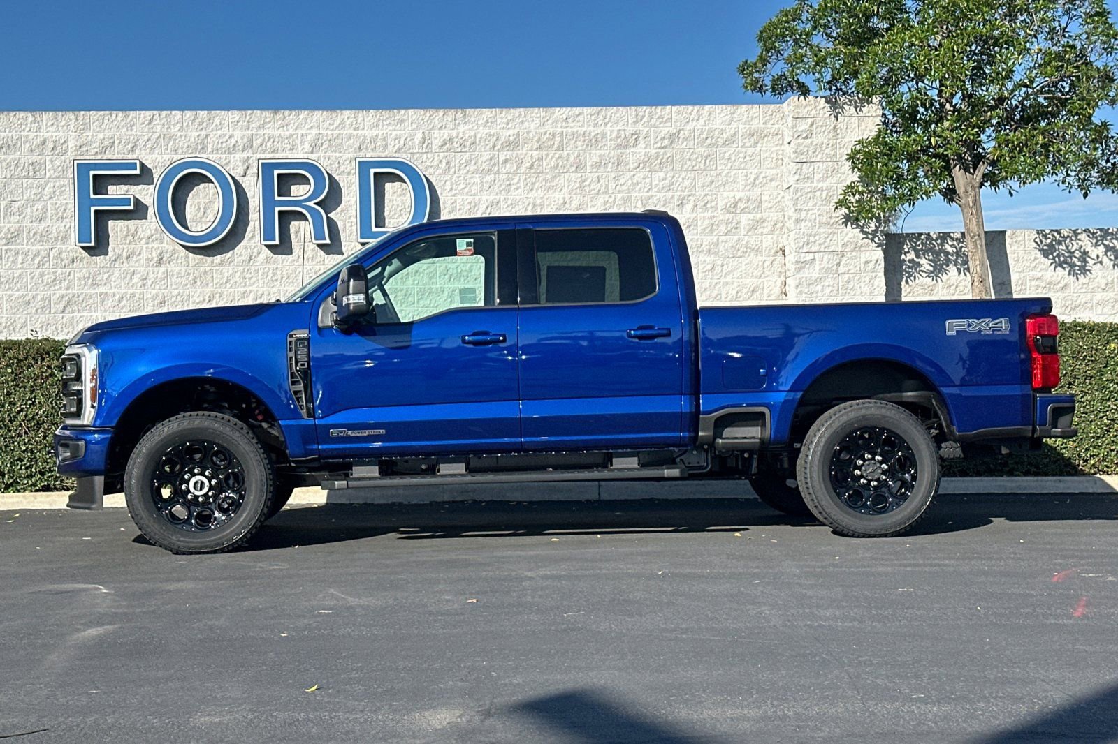 New 2026 Ford F250 Lariat w/ Black Appearance Package image 7