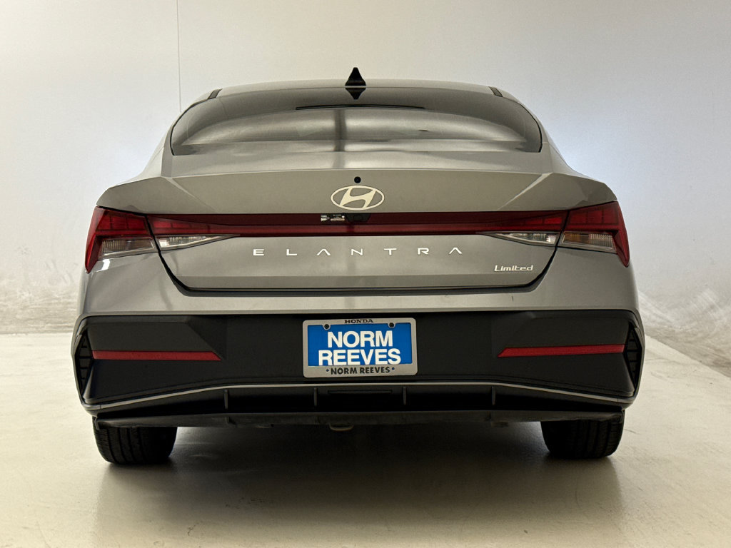Used 2026 Hyundai Elantra Limited FWD image 8