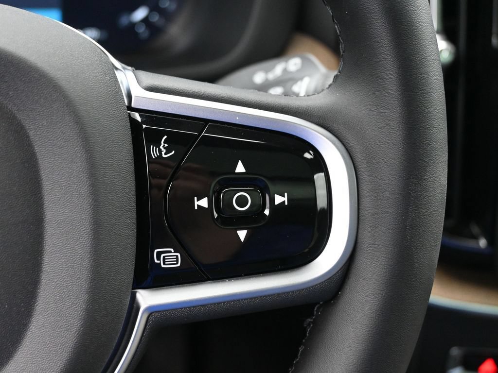 New 2026 Volvo XC60 B5 Plus w/ Protection Package Premier AWD/4WD image 10
