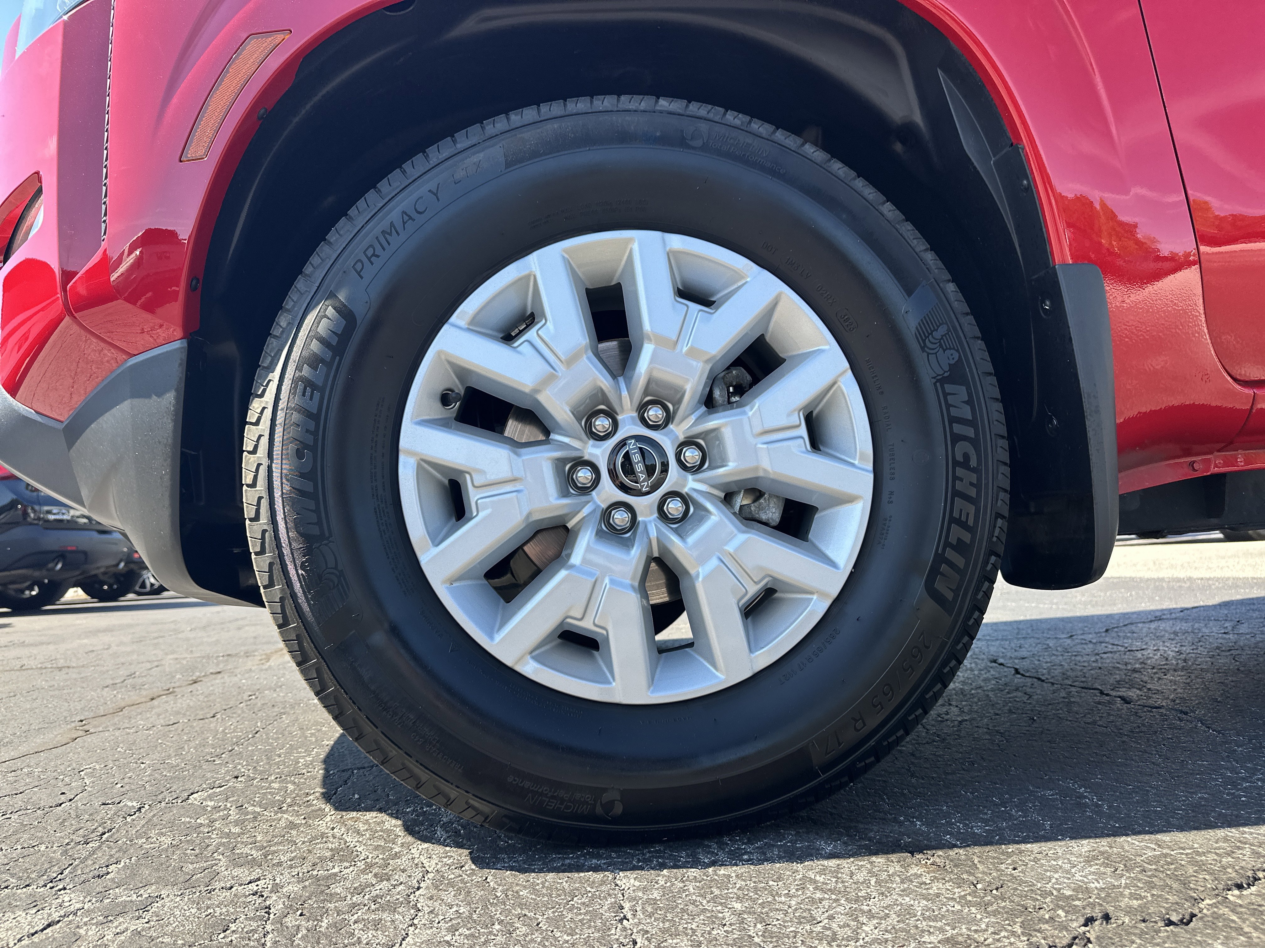 Used 2024 Nissan Frontier SV w/ SV Convenience Package image 12