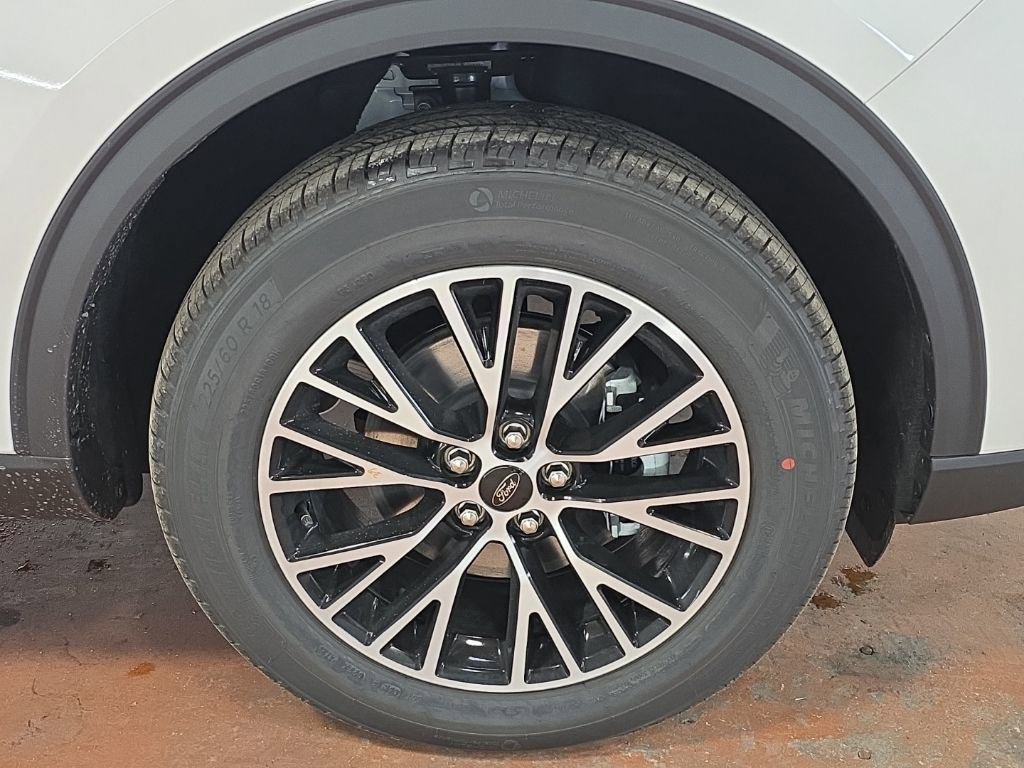 New 2026 Ford Escape SE w/ Class II Trailer Tow Package image 8