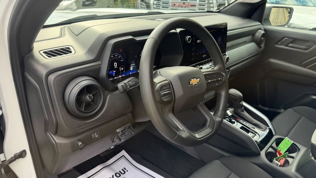 Used 2025 Chevrolet Colorado W/T AWD/4WD image 13