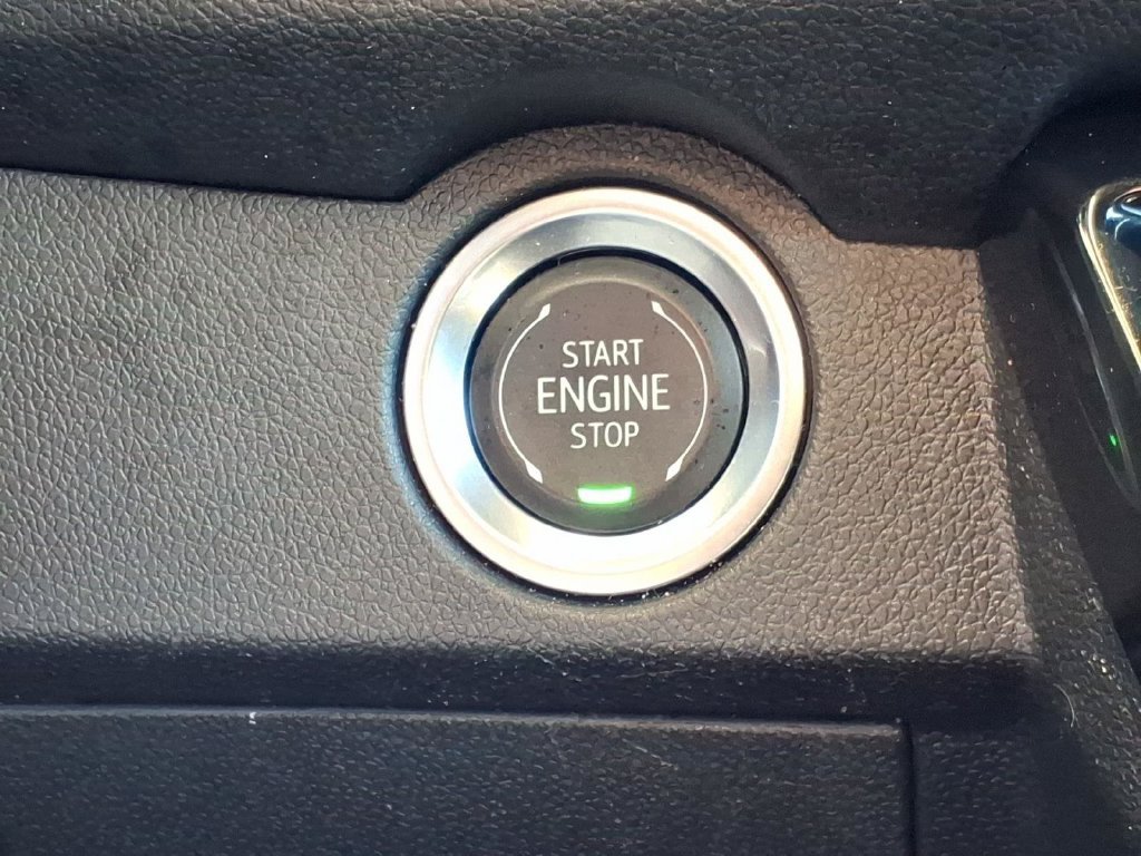 Used 2025 Chevrolet Traverse LT w/ Midnight/Sport Edition AWD/4WD image 23