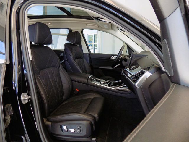 Used 2024 BMW X7 xDrive40i image 24