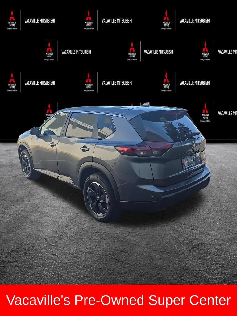 Used 2024 Nissan Rogue SV AWD/4WD image 5