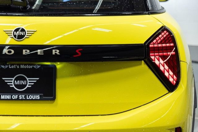 New 2026 MINI Cooper S image 8
