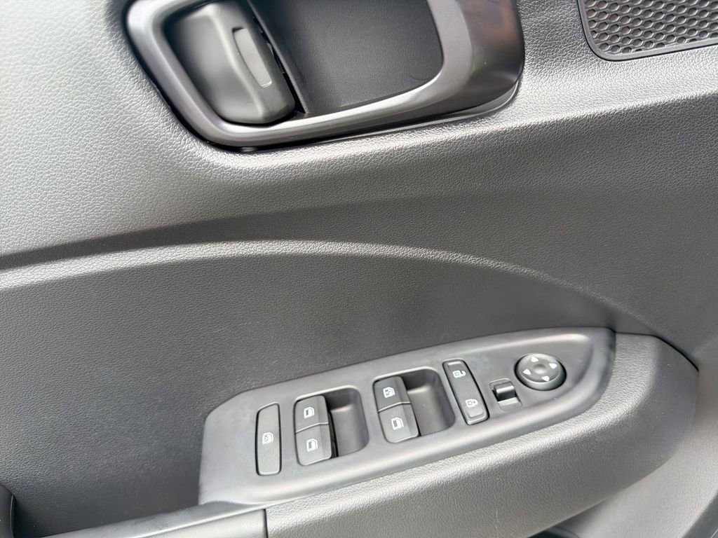 Certified 2026 Hyundai Venue SEL FWD image 15