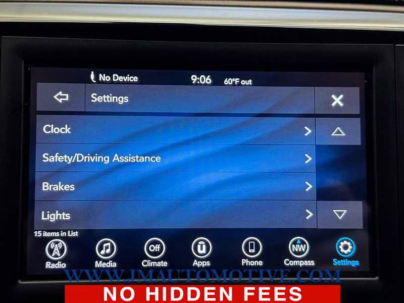 Used 2018 Chrysler Pacifica Touring Plus FWD image 34