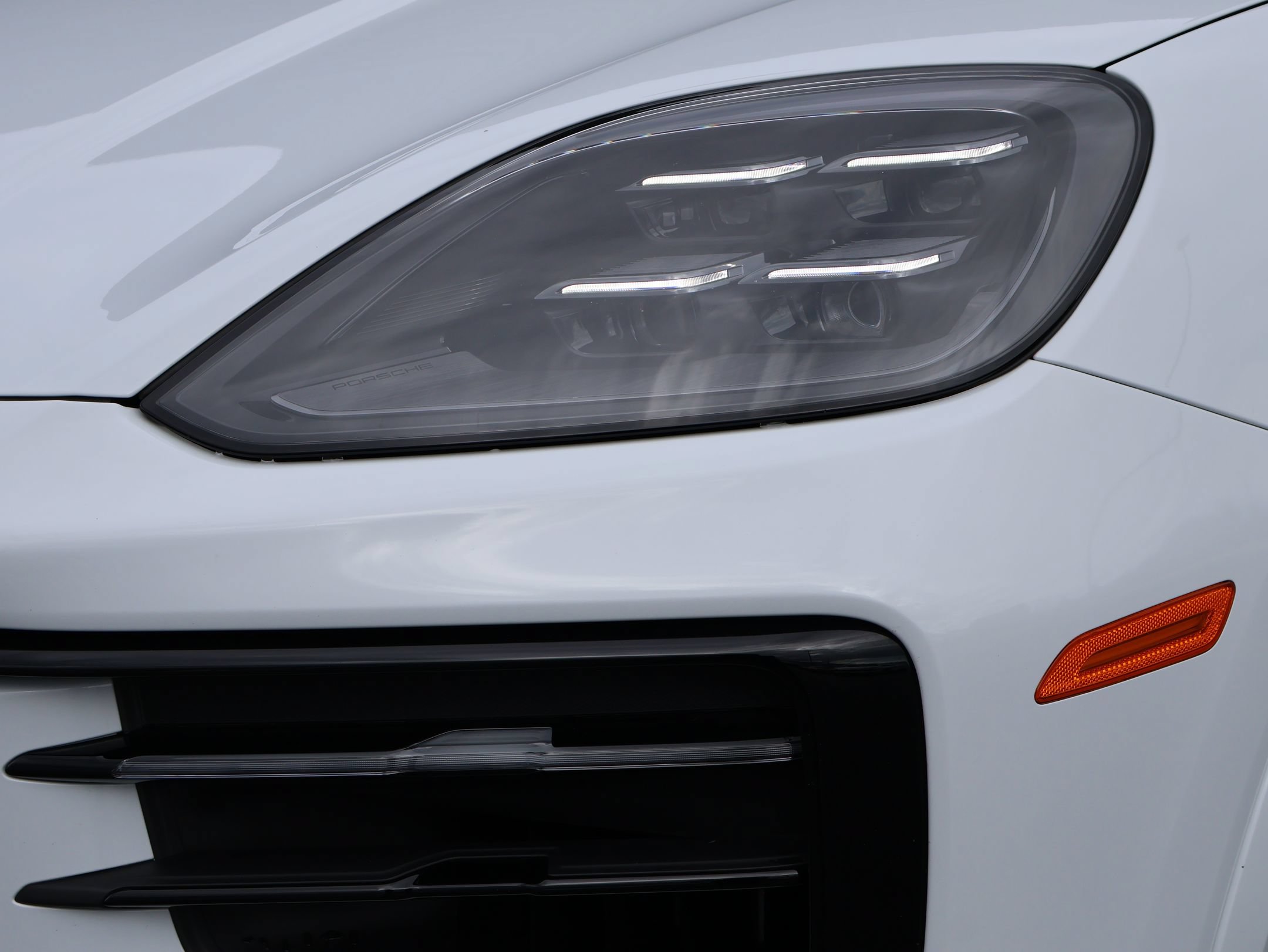 Certified 2025 Porsche Cayenne AWD/4WD image 13