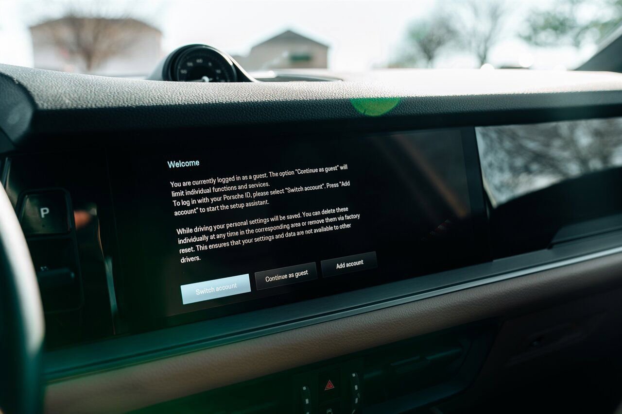 Used 2024 Porsche Cayenne Coupe image 32