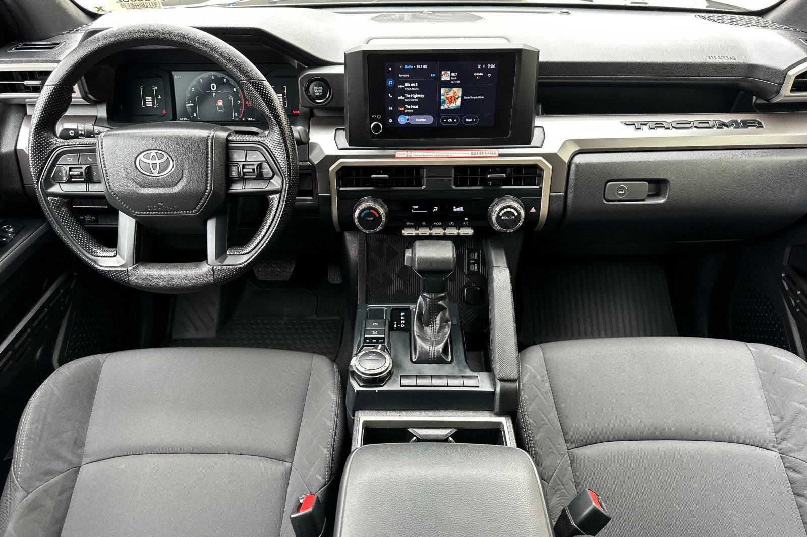 Used 2025 Toyota Tacoma SR5 AWD/4WD image 16