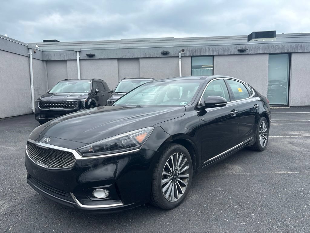 Used 2017 Kia Cadenza Premium w/ Luxury Package FWD image 7