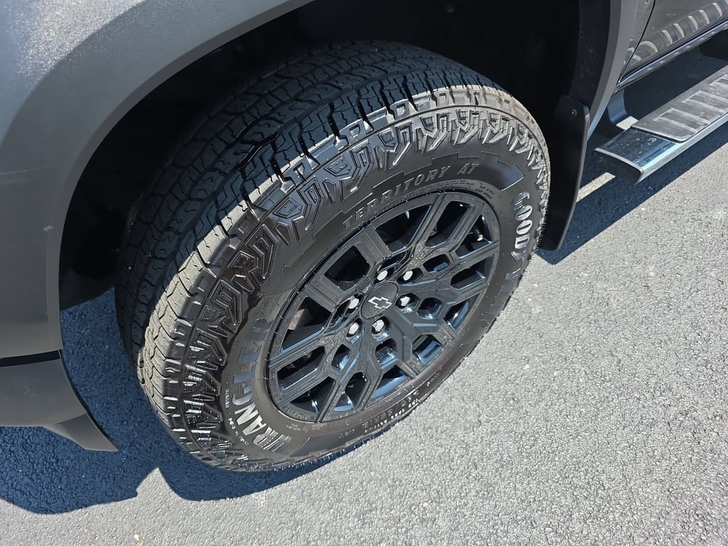 Used 2026 Chevrolet Colorado Trail Boss AWD/4WD image 10
