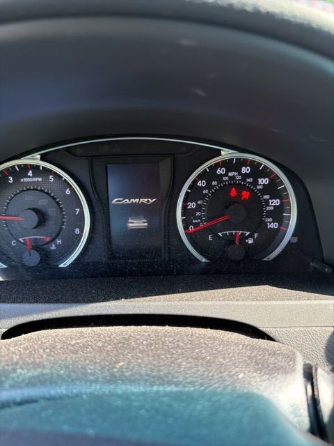 Used 2016 Toyota Camry SE FWD image 4