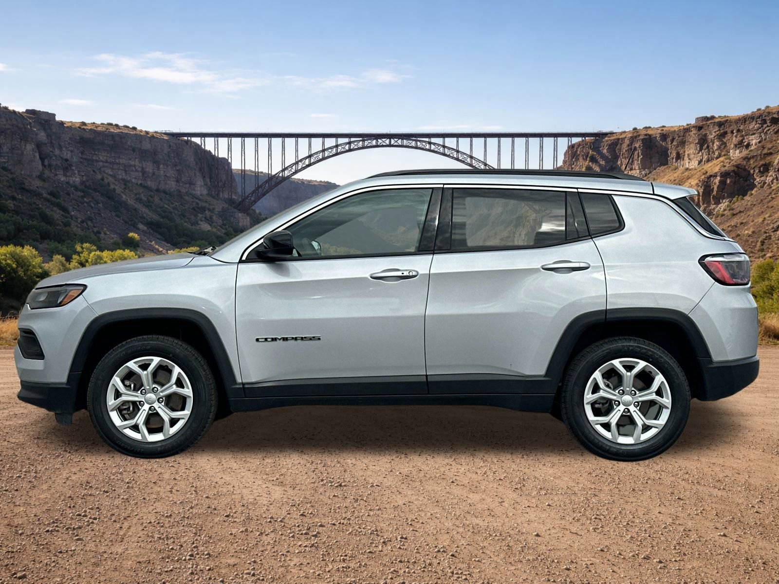 Used 2024 Jeep Compass Latitude AWD/4WD image 6