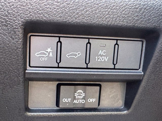 Used 2025 Lexus GX 550 w/ Accessory Package (2T) AWD/4WD image 40