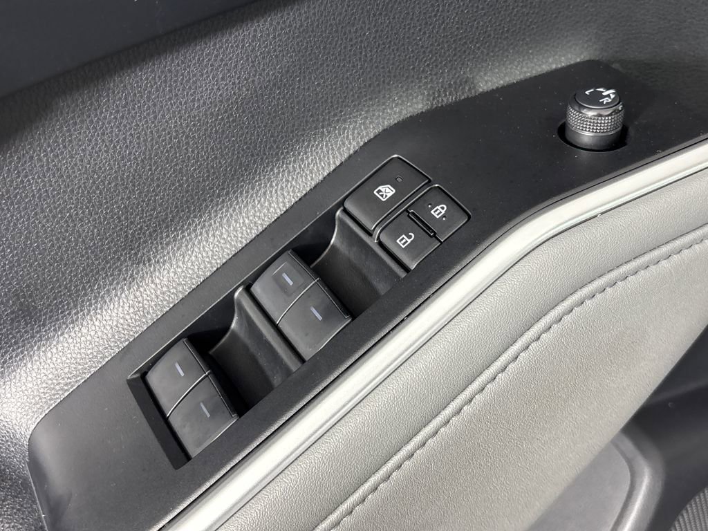 Used 2024 Toyota Highlander XLE image 11