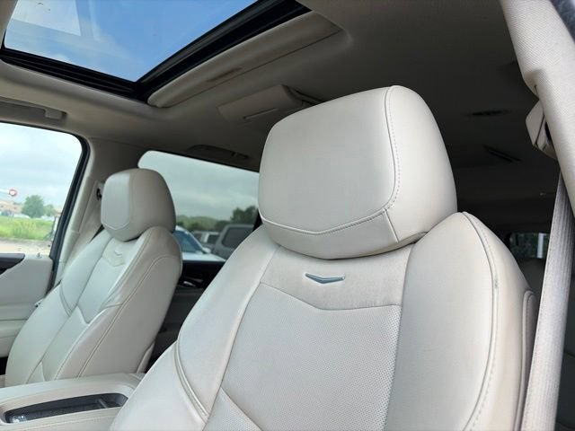 Used 2016 Cadillac Escalade ESV Premium AWD/4WD image 16