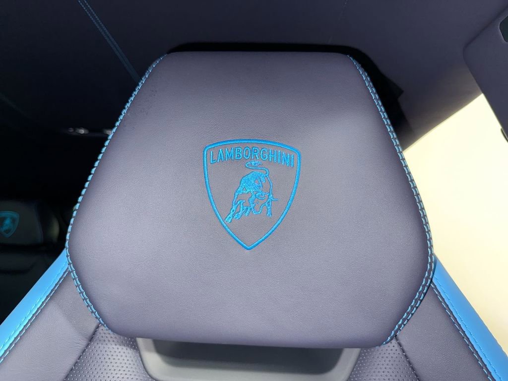 Used 2025 Lamborghini Urus SE image 20