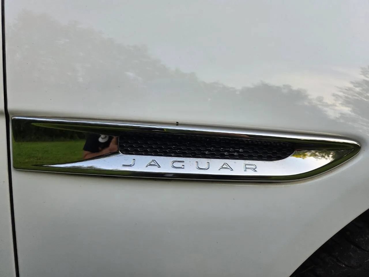 Used 2017 Jaguar XE Premium AWD/4WD image 34