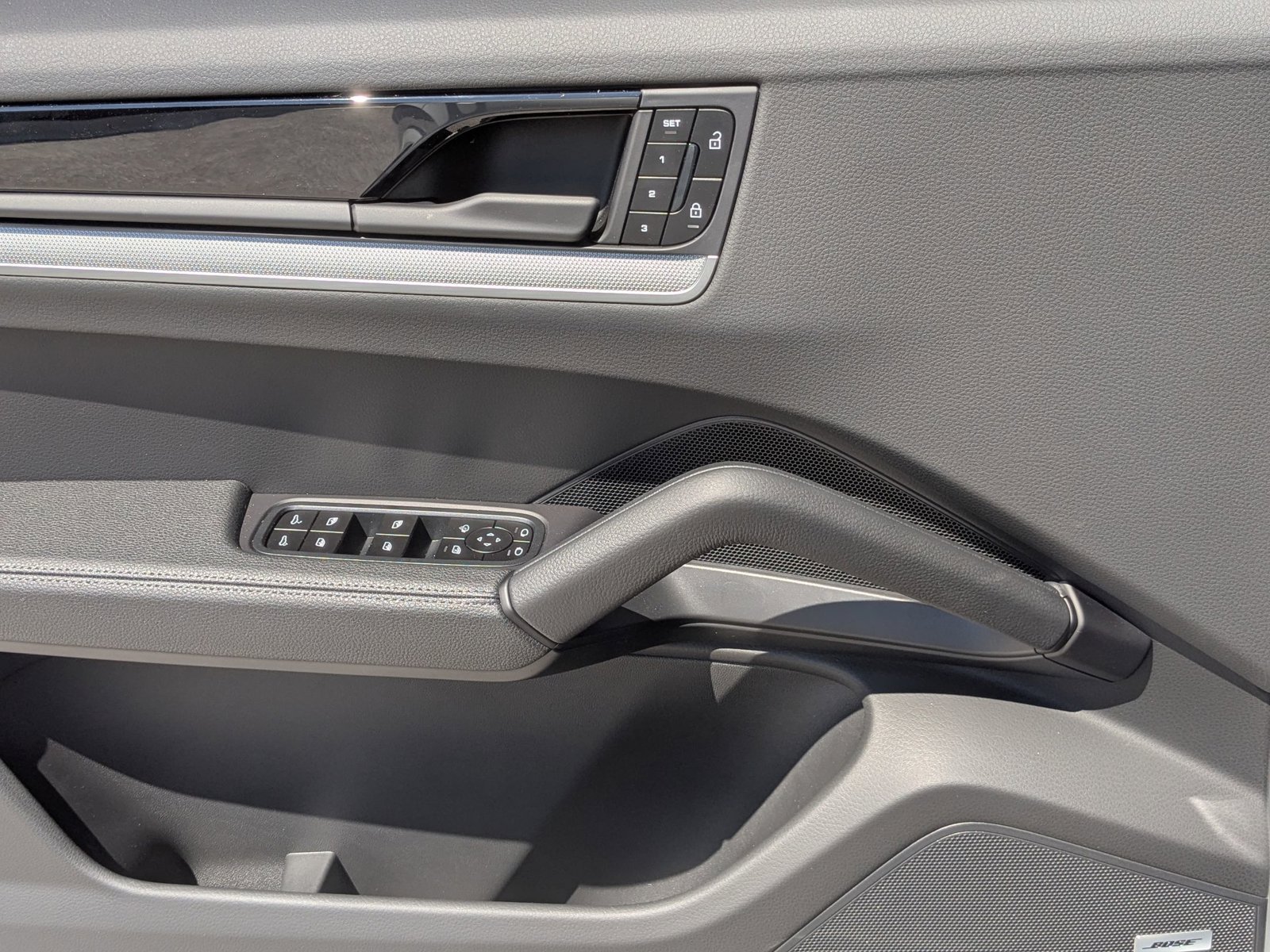 New 2026 Porsche Cayenne Coupe AWD/4WD image 13
