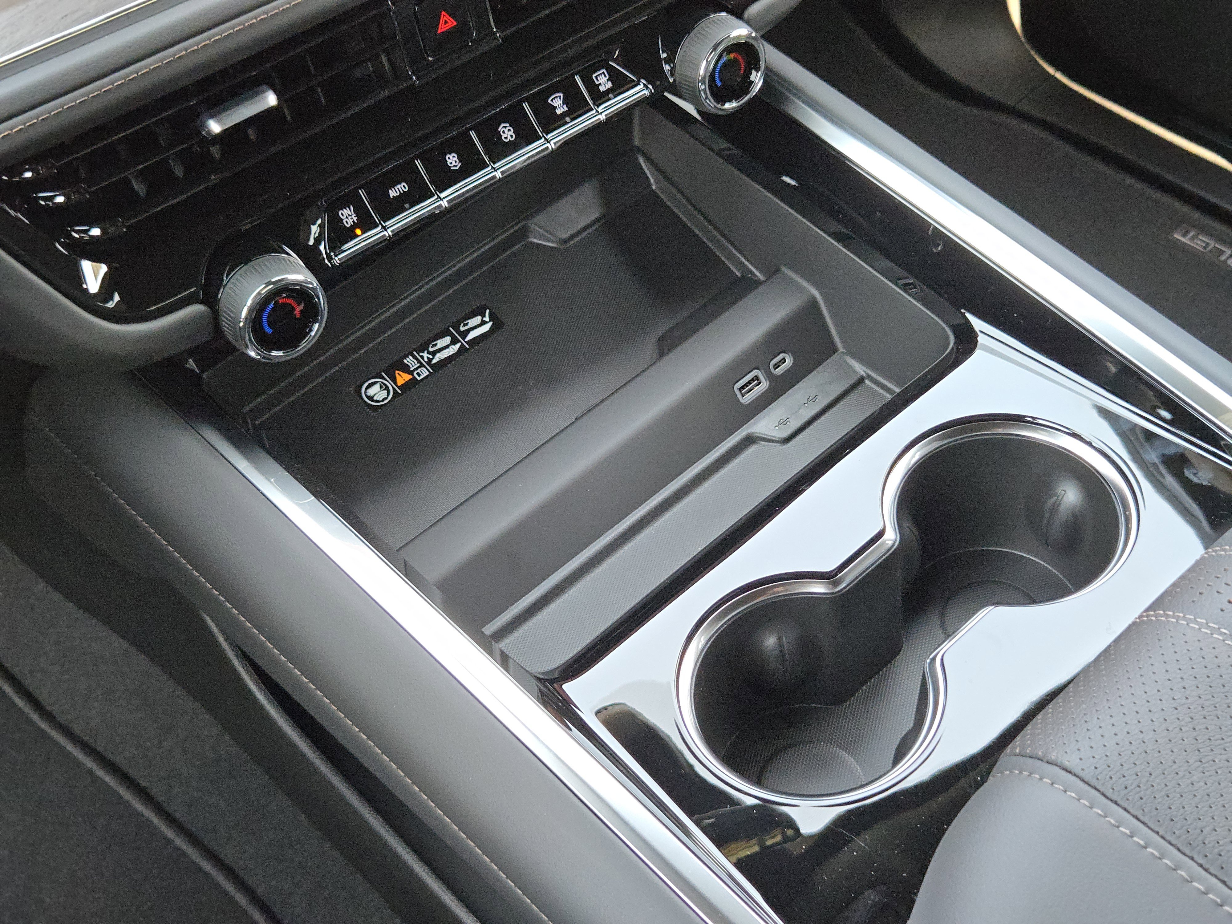 New 2026 Chevrolet Suburban High Country image 14