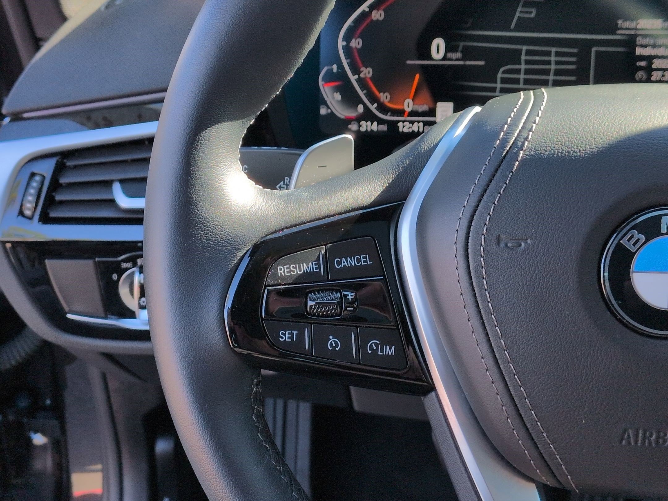 Used 2023 BMW 530i w/ Premium Package image 19