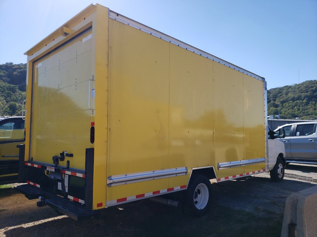 Used 2024 Ford E-350 and Econoline 350 Super Duty w/ Driver's Safety Package image 6