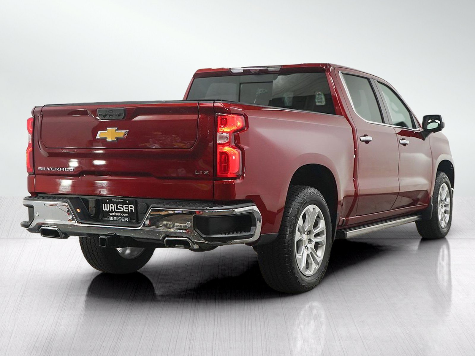 Used 2024 Chevrolet Silverado 1500 LTZ AWD/4WD image 5