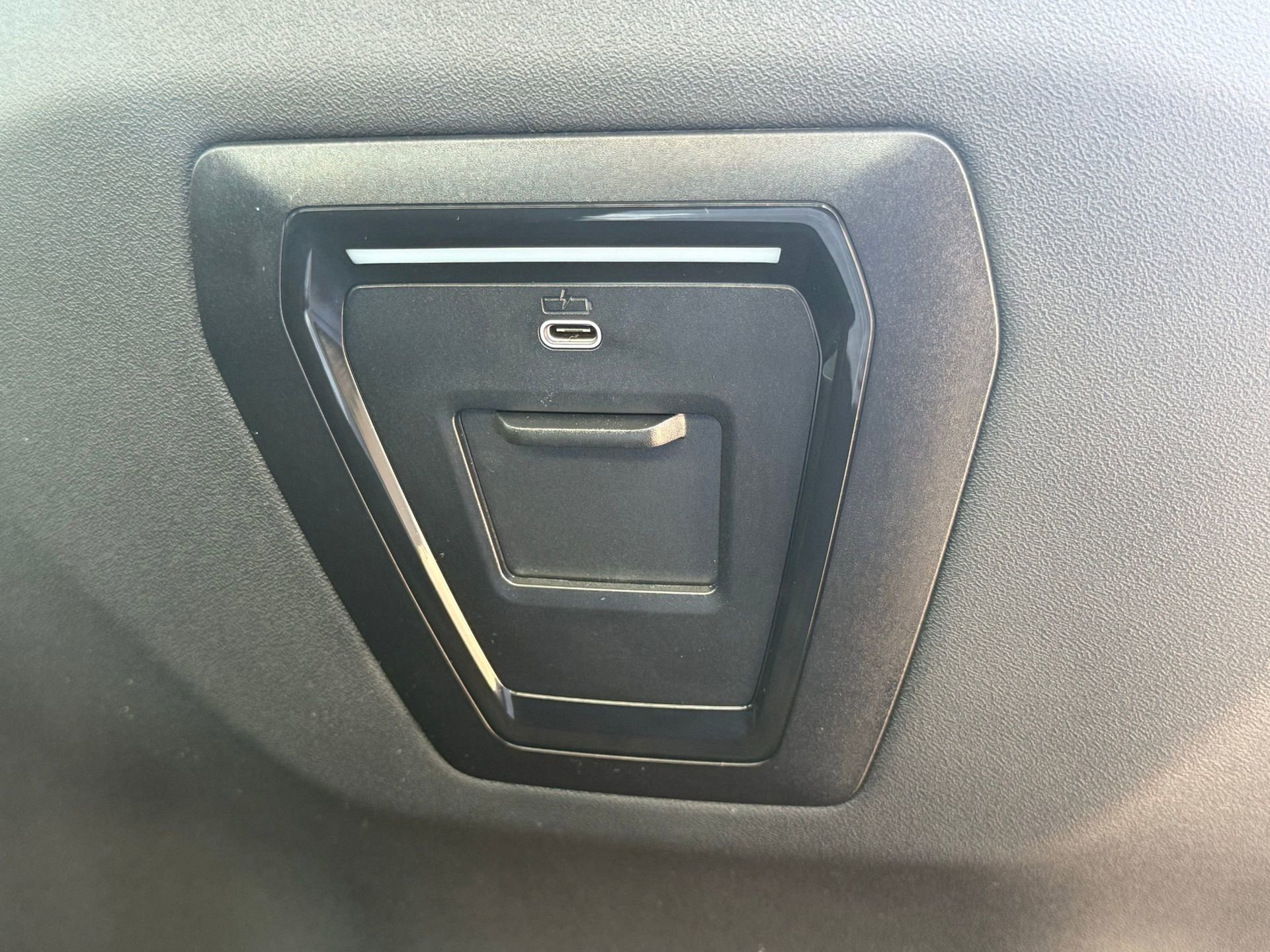 Used 2024 BMW 530i xDrive w/ Convenience Package image 28