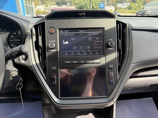 Used 2024 Subaru Crosstrek 2.0i image 11