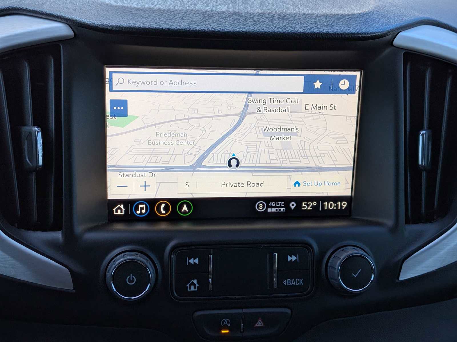 Used 2024 GMC Terrain SLT w/ Infotainment Package II image 30