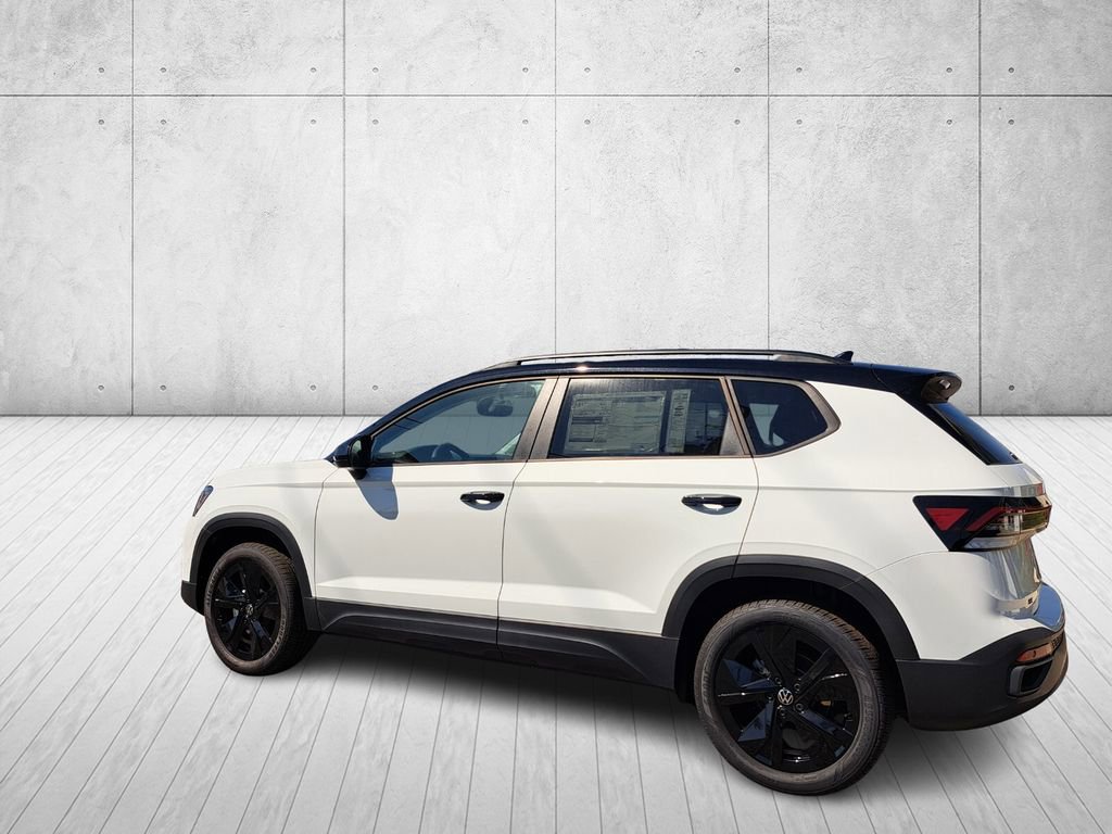 New 2026 Volkswagen Taos SE image 7