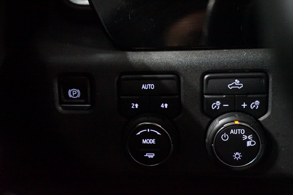 Used 2023 Chevrolet Silverado 1500 LT AWD/4WD image 22
