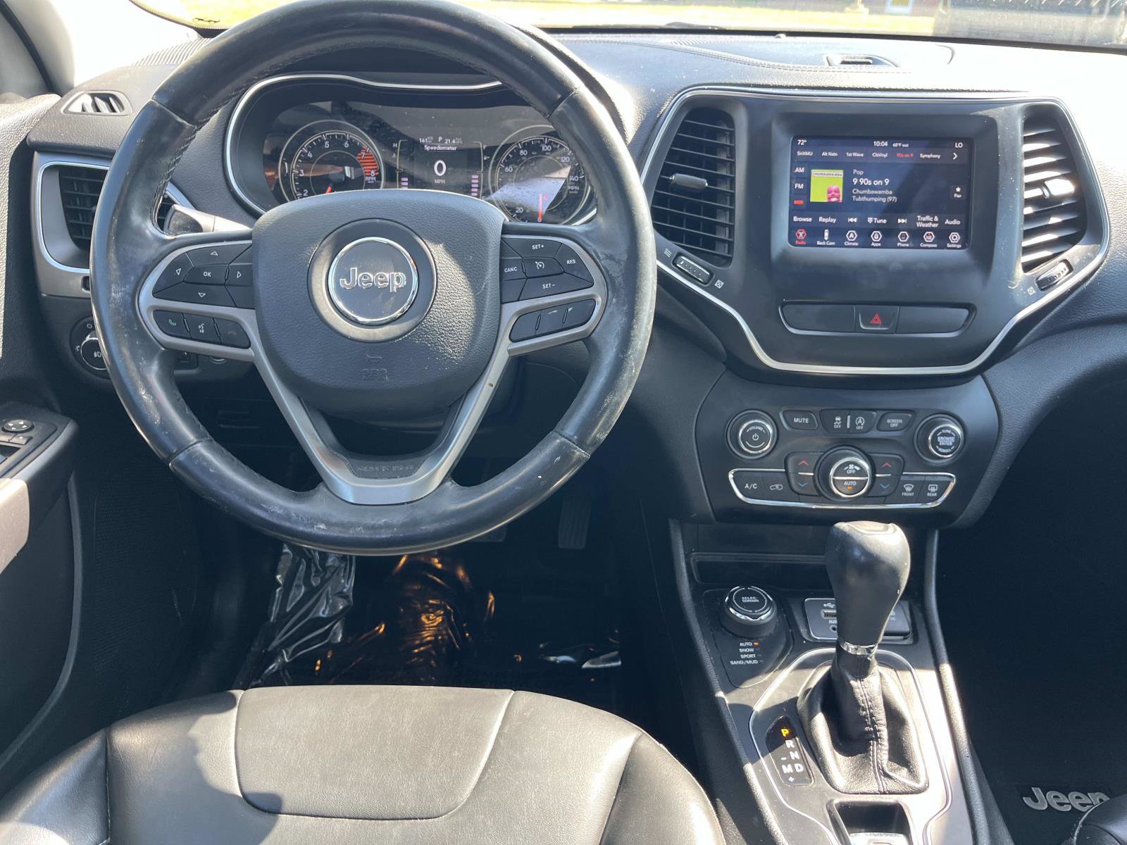 Used 2019 Jeep Cherokee Latitude Plus w/ Comfort/Convenience Group image 14