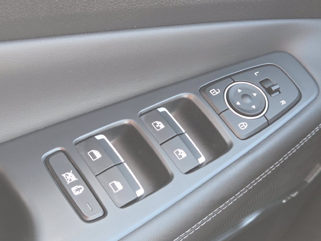 Used 2020 Hyundai Santa Fe Limited AWD/4WD image 12