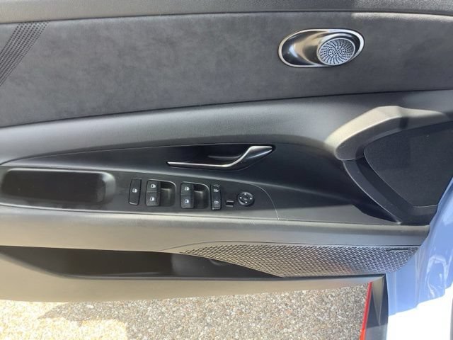 Used 2022 Hyundai Elantra N FWD image 10