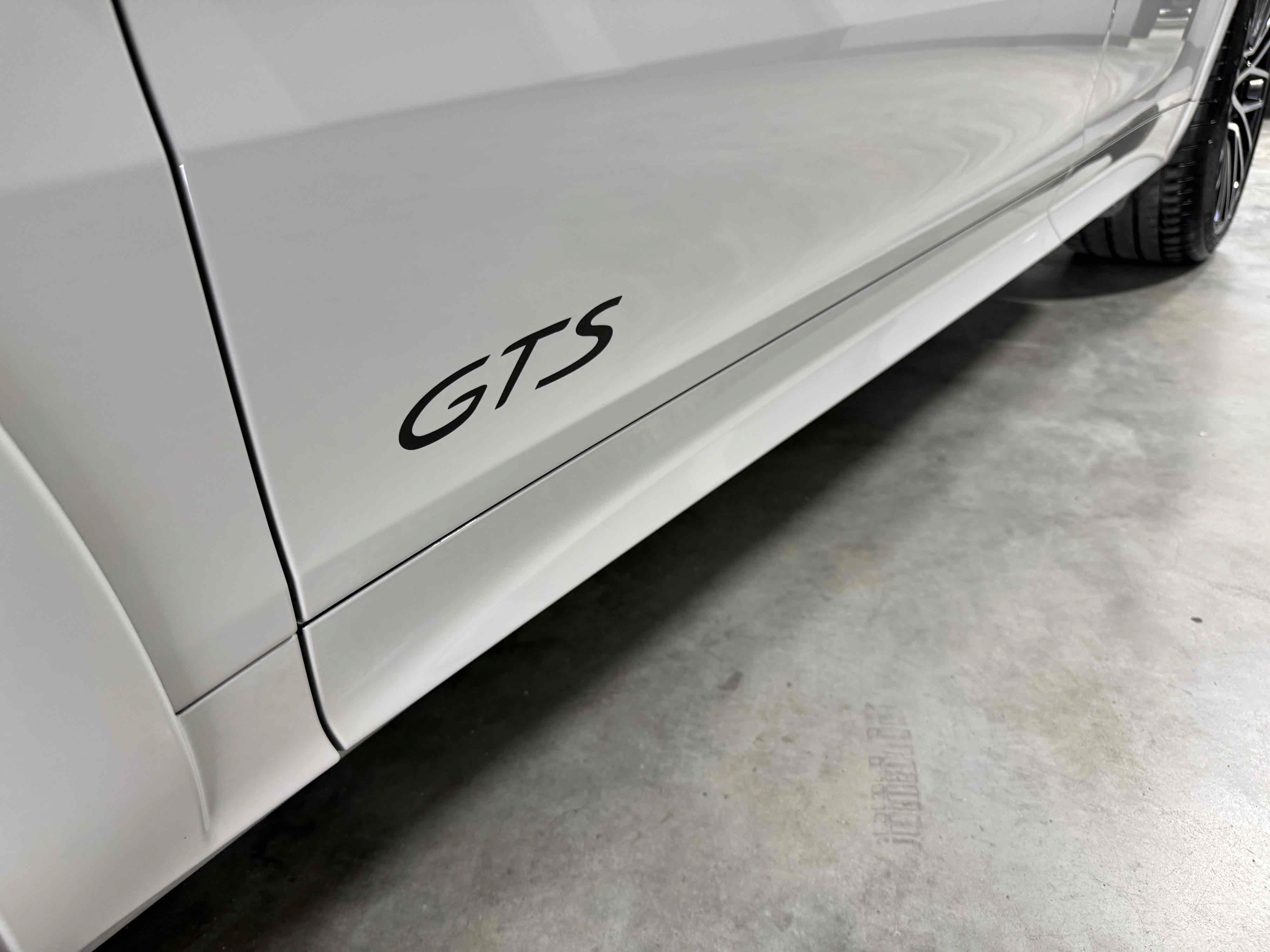 Used 2022 Porsche Cayenne GTS AWD/4WD image 45